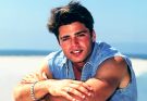 This 90s Heartthrob, Who Turned 52, Left Hollywood to Build Houses - Pics of Him with Gray Hair & Beard