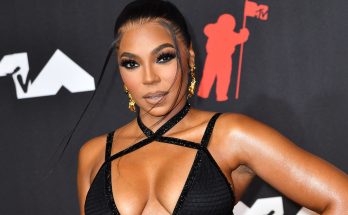 'Not Good': Users Criticize Ashanti's National Anthem Performance at World Series - Video