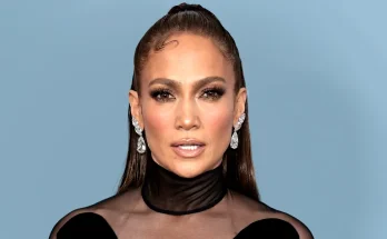 Users Slam Jennifer Lopez for Wearing 'Ridiculous Outfit' at Her New Movie Premiere – Photo