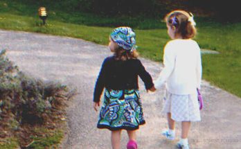 Girls Visit Dad's Grave to 'Show' Their New Dresses as He Asked, See 2 Boxes with Their Names – Story of the Day