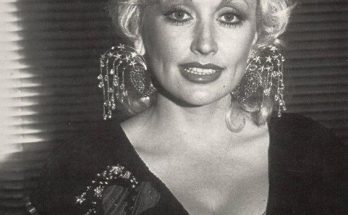 Young Dolly Parton grew up in a one-room cabin with her family of 14 and bathed in the nearby river.