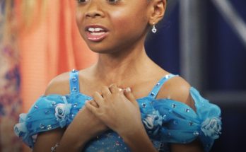 "Jessie" star Skai Jackson is pregnant! 🤰 "Mind blown here!" a user reacts. 😲 Photos and details are in the comments. 👇