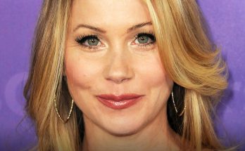 Fans Are Praying for Christina Applegate as She Steps Out amid Her Battle with MS — Video