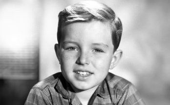 What Happened to This Child Star Who Left Hollywood & Fought for His Life? – His Photos at 76