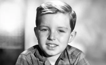 What Happened to This Child Star Who Left Hollywood & Fought for His Life? – His Photos at 76