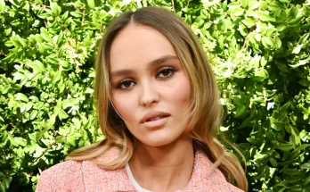 'She Looks Bald': Users Stunned Seeing Lily-Rose Depp at the Governors Awards — Photos