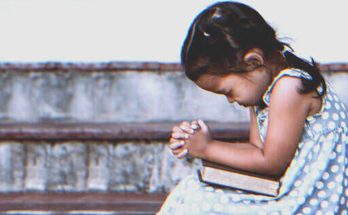 ‘I Hope Mommy Comes Soon,’ Orphan Girl Prays at Bedtime, Old Lady Comes for Her in the Morning – Story of the Day