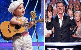 This is a rare miracle in history. The little boy sings and plays in such a way that the judges kneel before him.Watch video in comments below👇⬇️