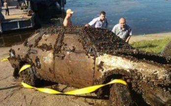 Bomb discovery! He accidentally found a car at the bottom of the river and called the police