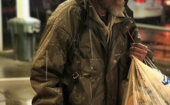 I Paid for a Homeless Man’s Groceries – The Next Day, He Greeted Me as a CEO at My Job Interview